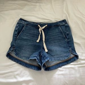 Denim short “All-Around Denim” by UpWest
